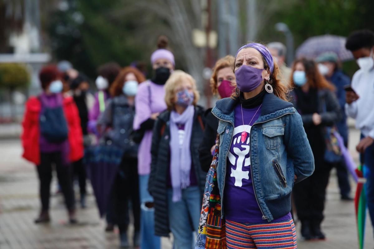 Ni lluvia ni covid frenan el acto central por el 8M en Córdoba