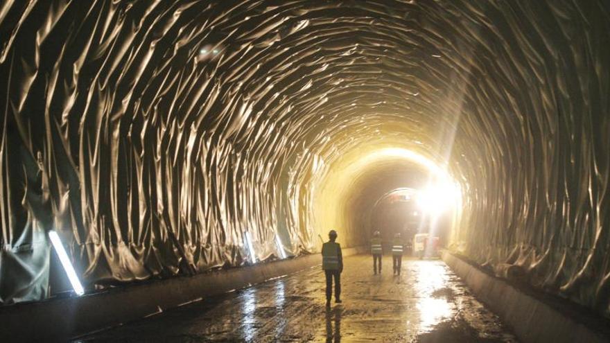 Un túnel en obras de la futura LAV Galicia-Madrid. // Xoán Álvarez