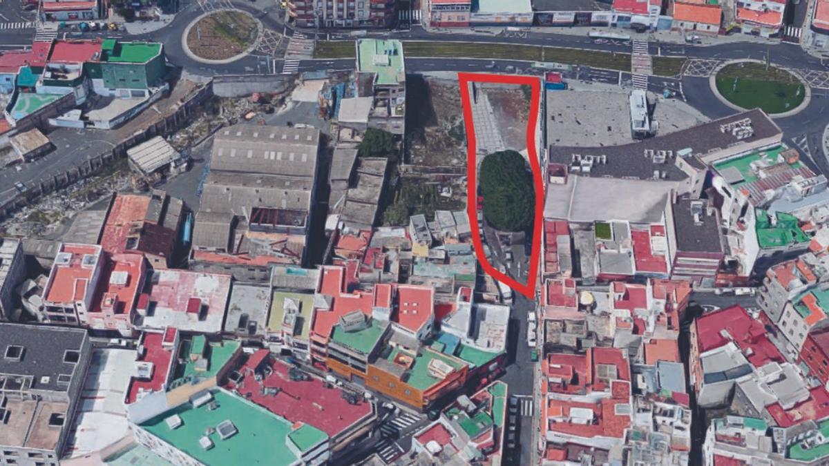 En rojo, espacio que remodelará el Ayuntamiento de La Laguna en la plaza África Alonso.