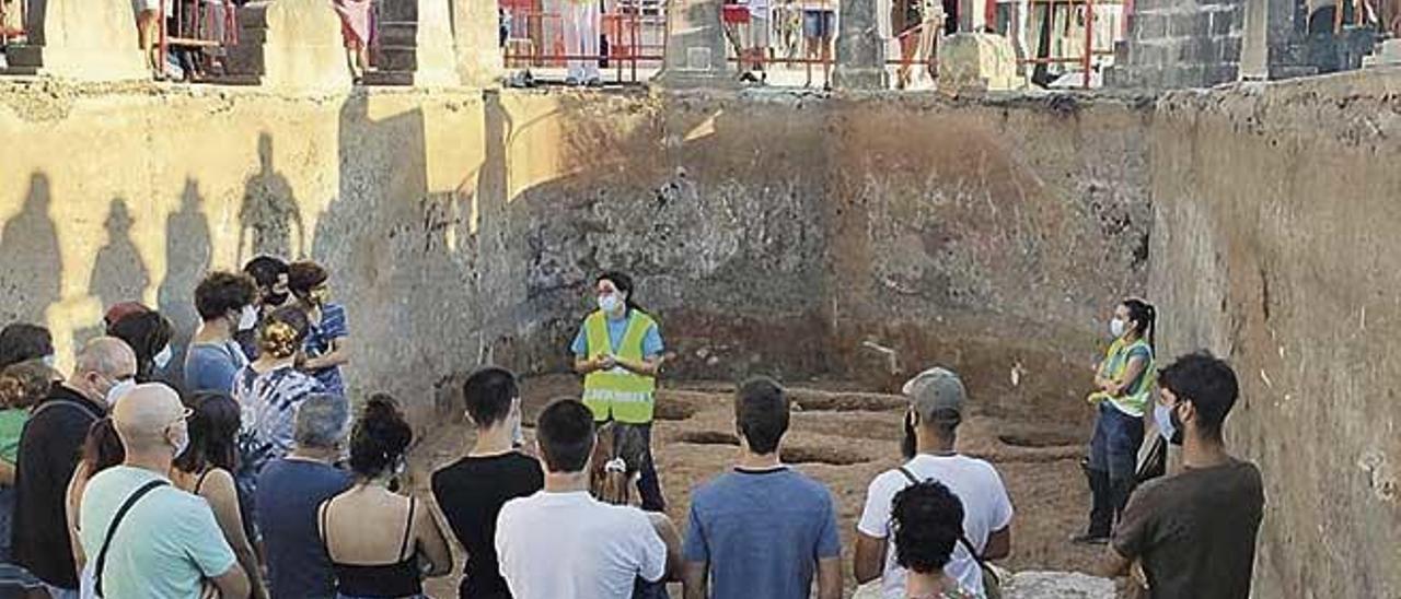 En la visita guiada se han explicado los detalles de la excavación.