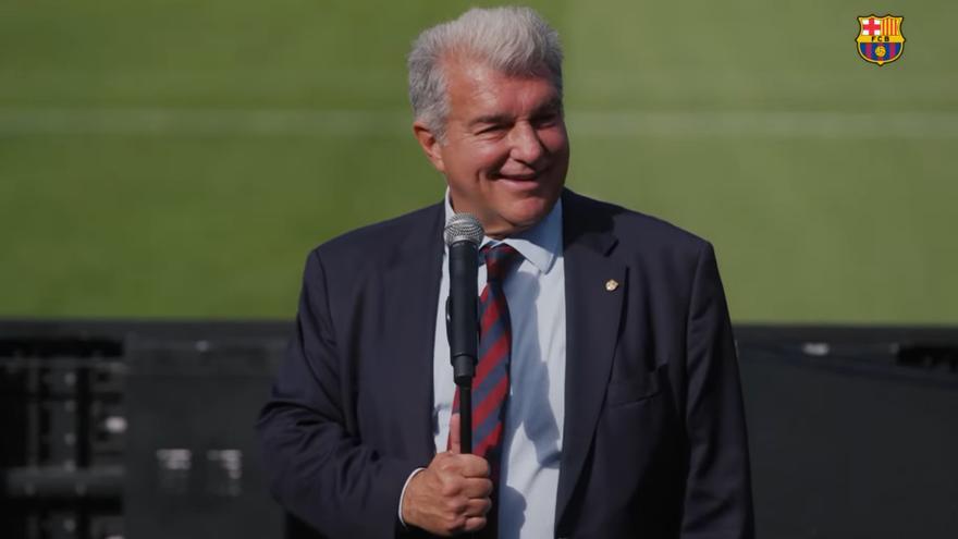 خوان لابورتا يتحدث عن إمكانية اللعب في كامب نو قبل انتهاء دور المجموعات في دوري الأبطال