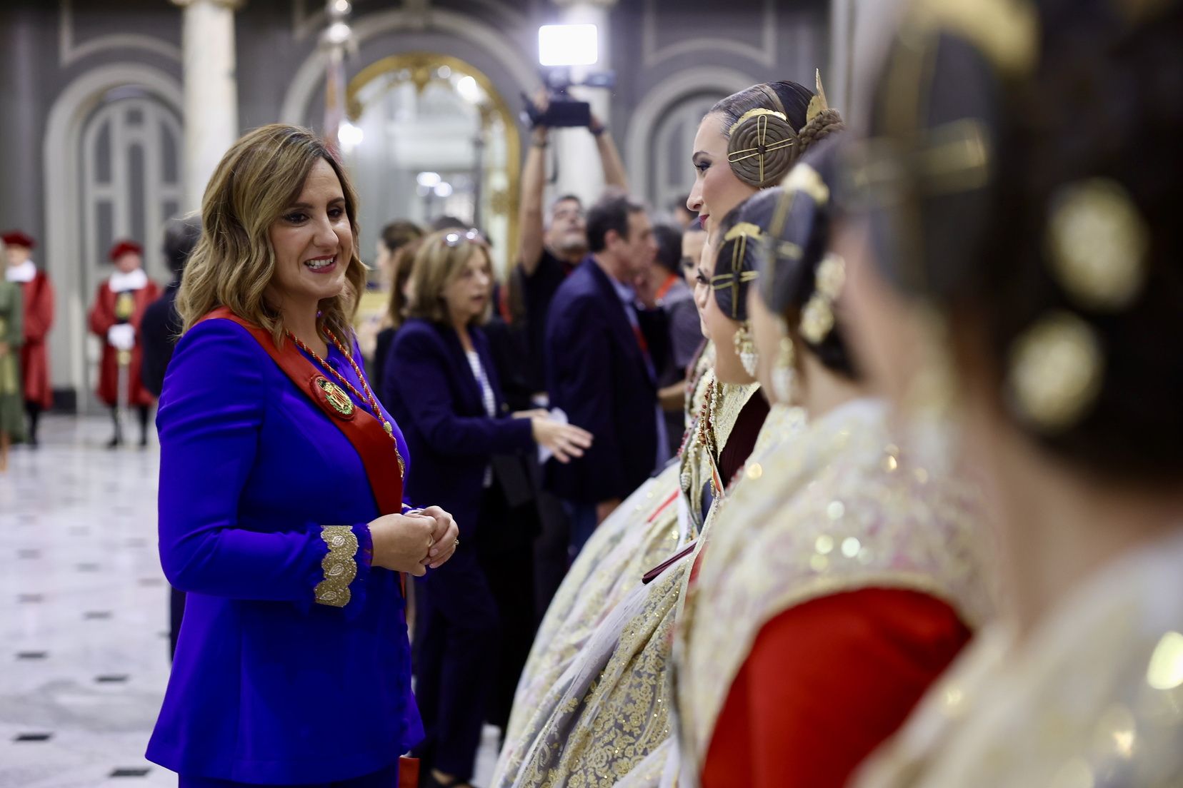 Balcón y "mocaorà" en la despedida de Berta Peiró y la corte 2025