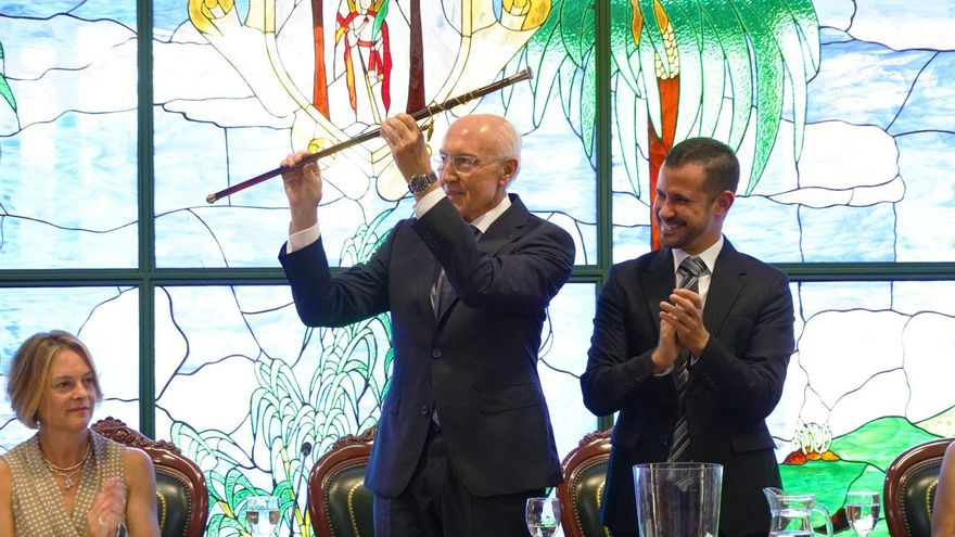 Juan Acosta faces his third term in Santa Úrsula