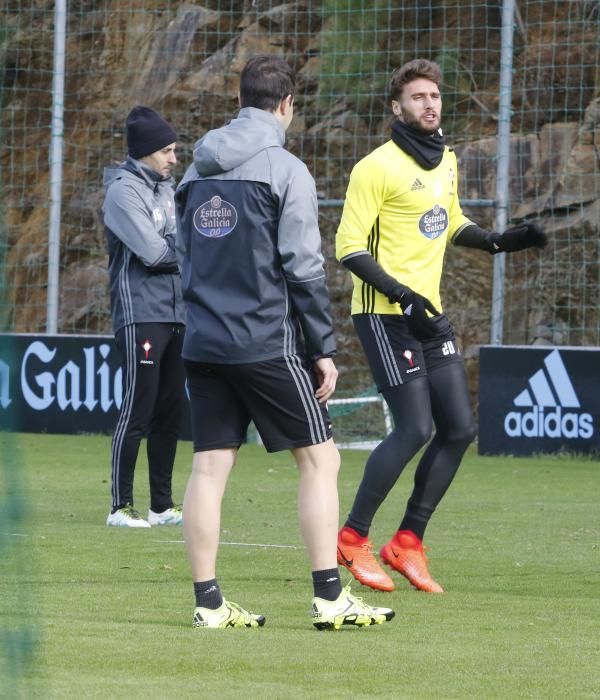 Eduardo Berizzo dirige el último entrenamiento matutino antes de que el cuadro celeste viaje a Madrid para medirse al Atlético.