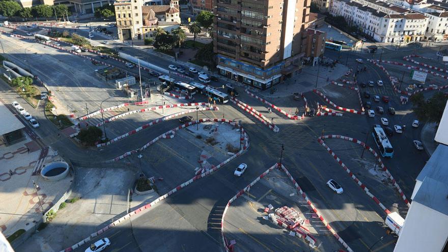 Las obras en la plaza Manuel Alcántara y la avenida de Andalucía están paradas desde hace dos años.