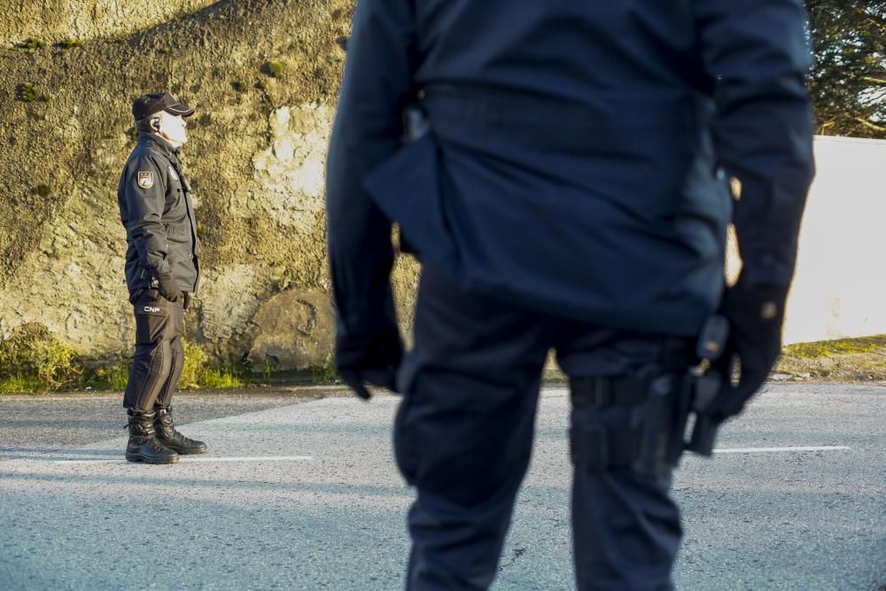 Control de la Policía Nacional en Avilés