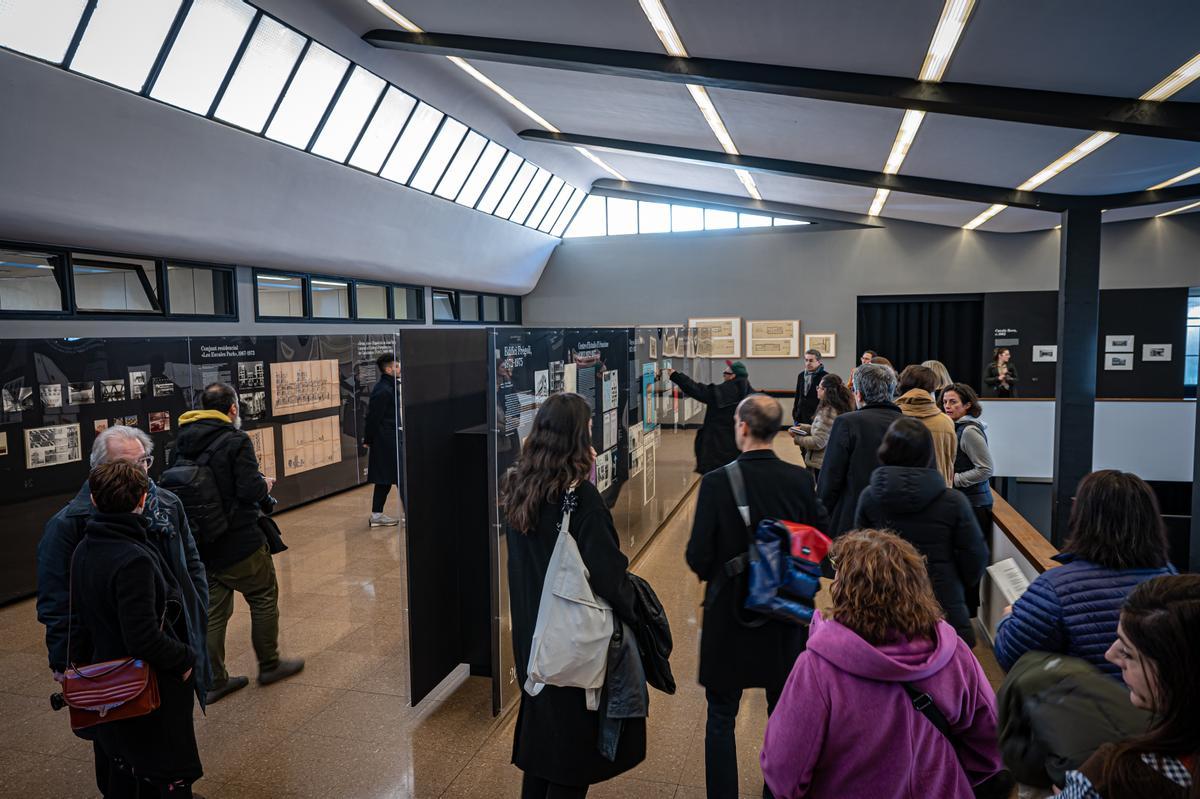 La antigua sede de Editorial Gustavo Gili acoge la exposición Línea dura rica en fondos que reescribe la historia del racionalismo arquitectónico local