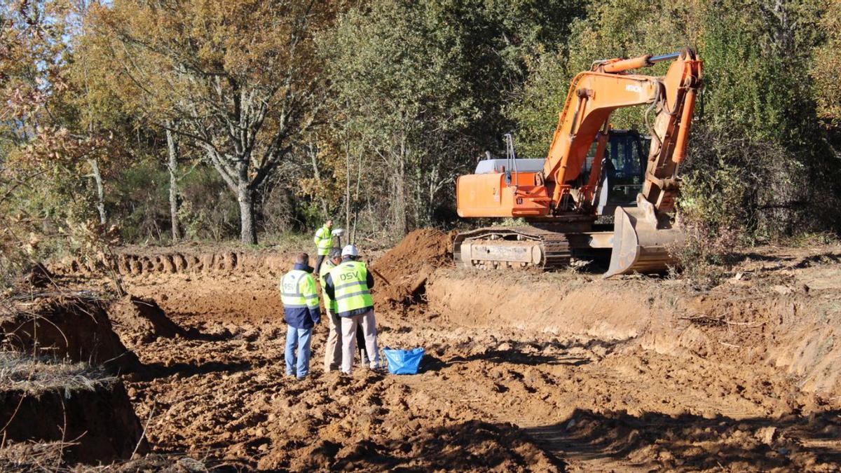 Obras de la rotonda de acceso a la estación del AVE en Otero de Sanabria. | Araceli Saavedra