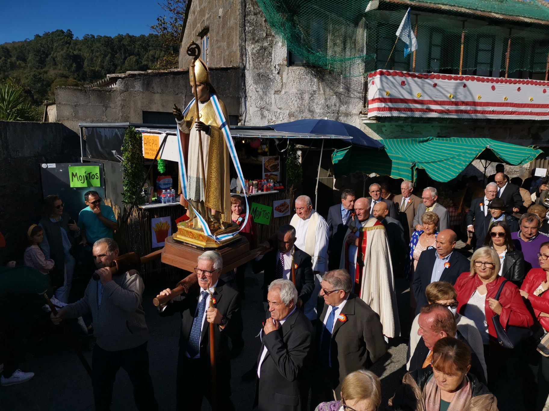 Fe y comida arropan al San Martiño en Moaña