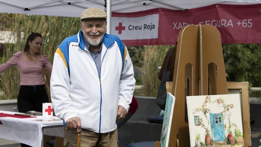 Exposiciones en el Parque de la Paz de los usuarios de Cruz Roja