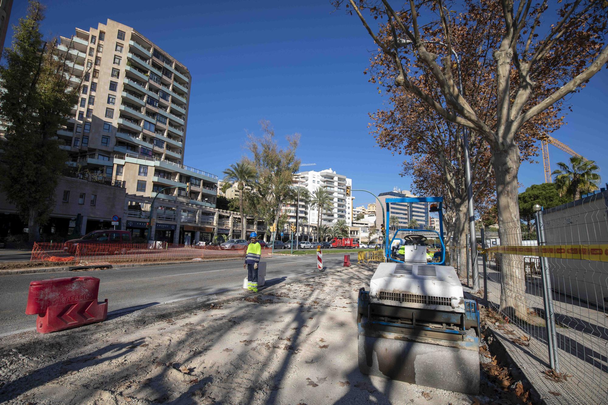 La presidenta del Govern, el alcalde de Palma y la APB visitan los avances de las obras del paseo Marítimo de Palma