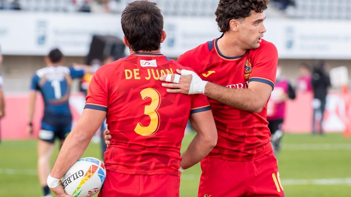 Javier de Juan, de espaldas, en la competición de Málaga.