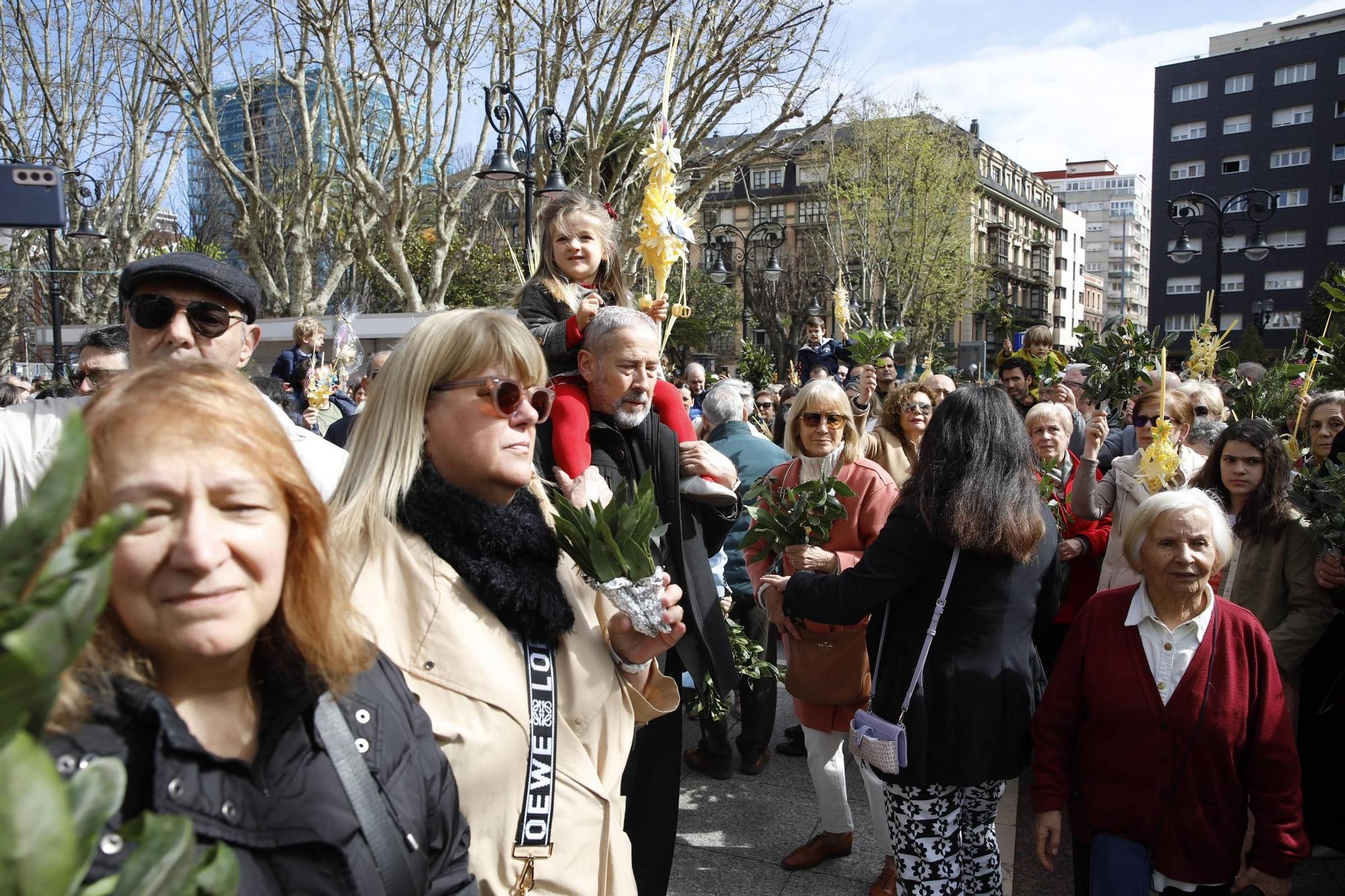 EN IMÁGENES: Gijón procesiona para celebrar el Domingo de Ramos