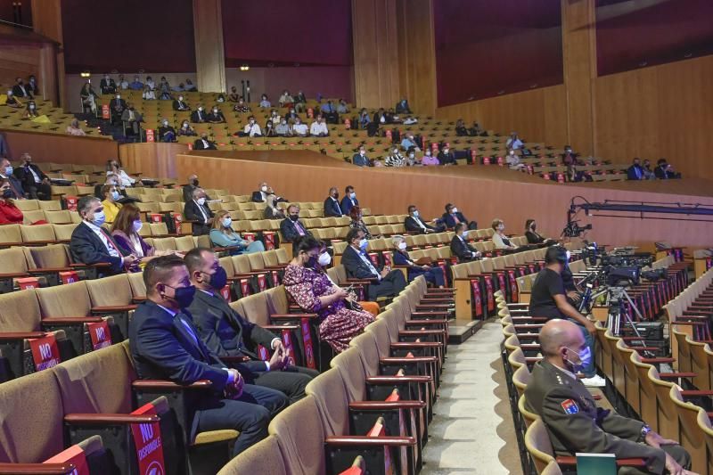 Acto de entrega de honores y distinciones del Cabildo.