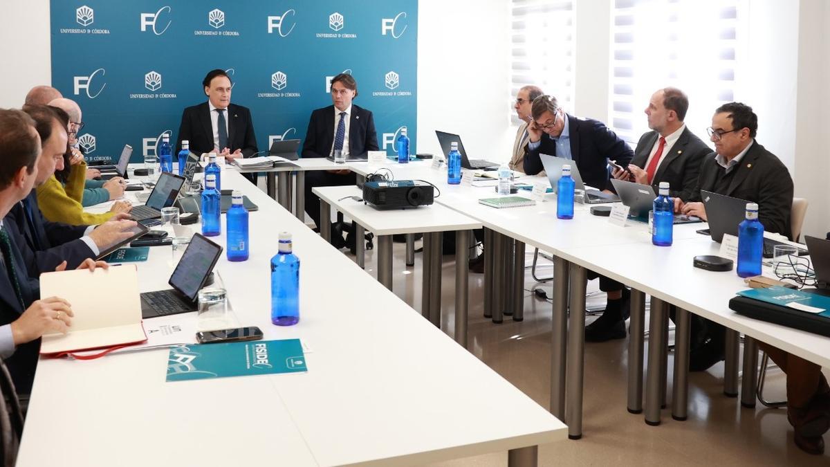 El consejero Gómez Villamandos con los rectores andaluces