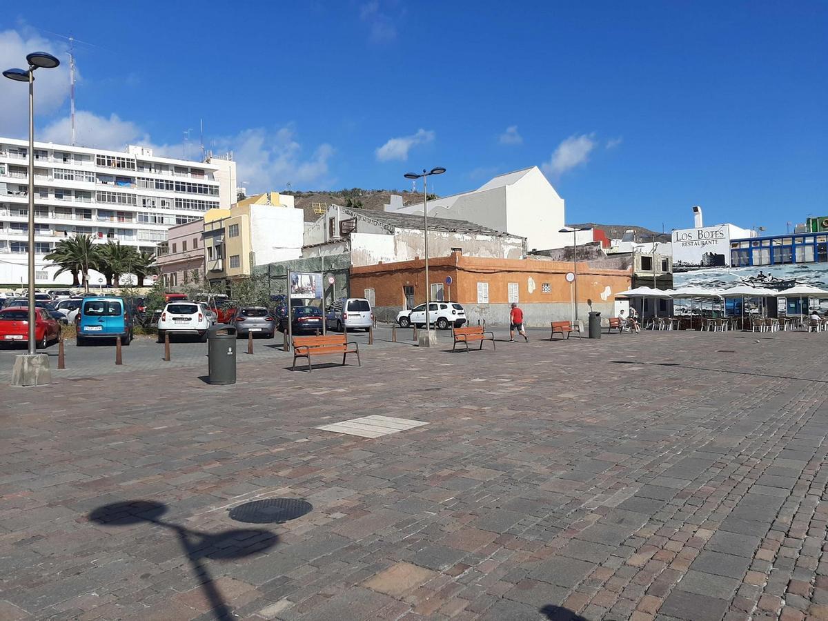 El Ayuntamiento adjudica la nueva zona de esparcimiento y ocio de la plaza Santiago Tejera por 989.000 euros.