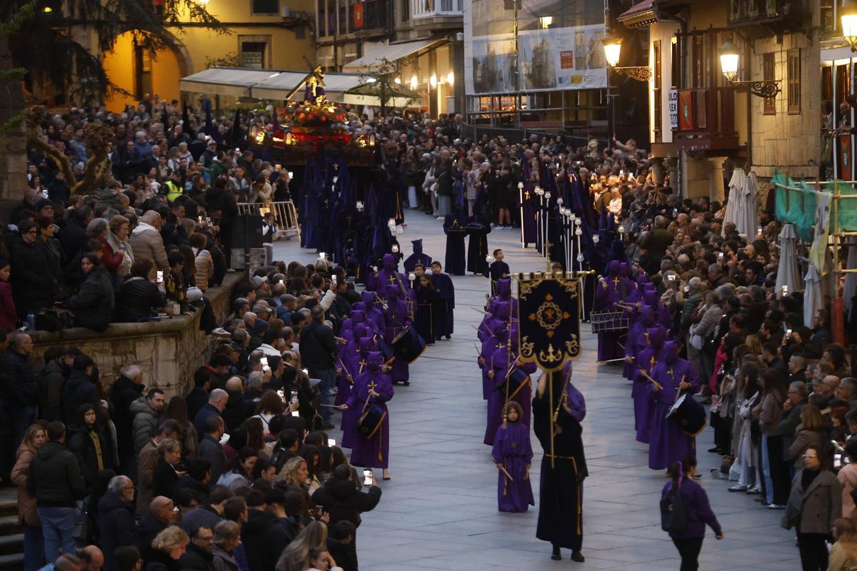 La calle San Francisco, abarrotada de gente durante una procesión