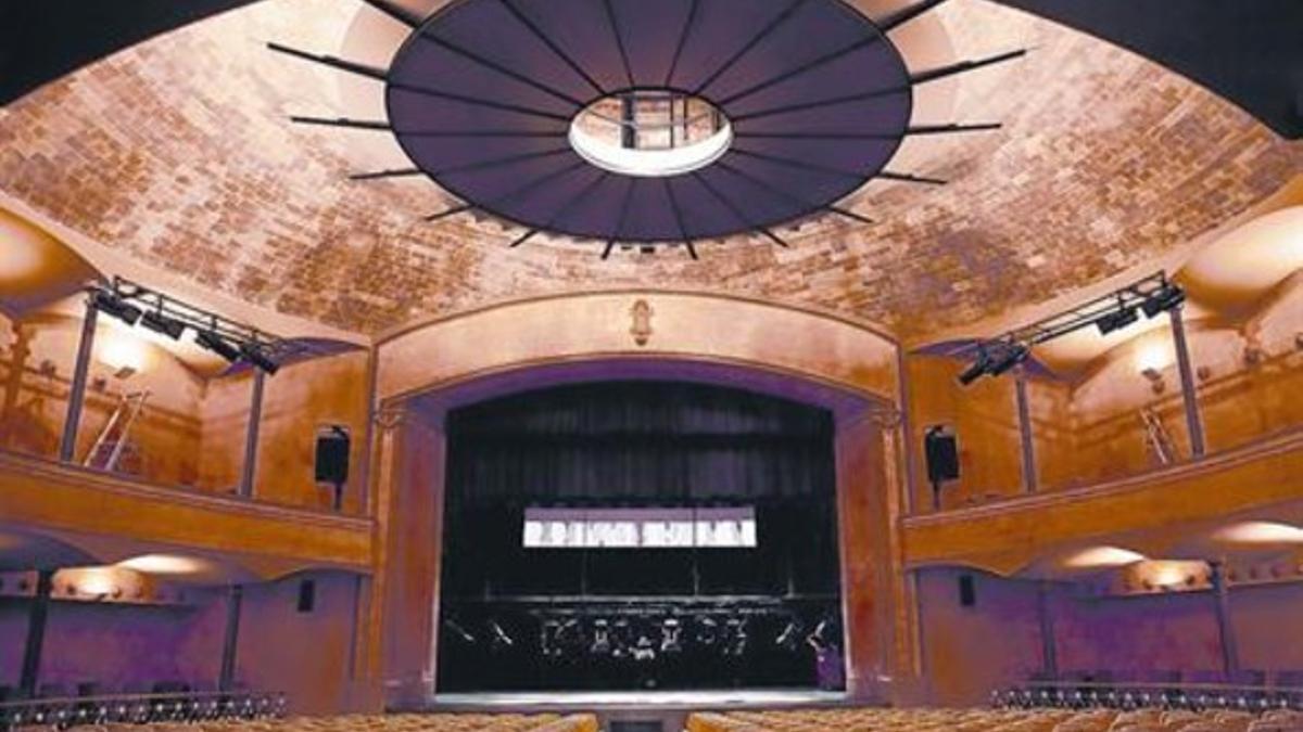 Teatre de La Massa 8 La última obra que realizó Rafael Guastavino en España se encuentra en el municipio de Vilassar de Dalt.