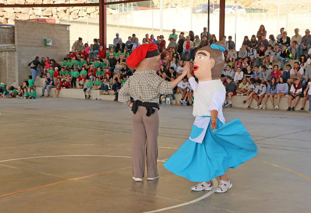 Imatges de la primera Trobada d'imatgeria escolar de l'Eix el Cardener Imatges de la primera Trobada d'imatgeria escolar de l'Eix el Cardener