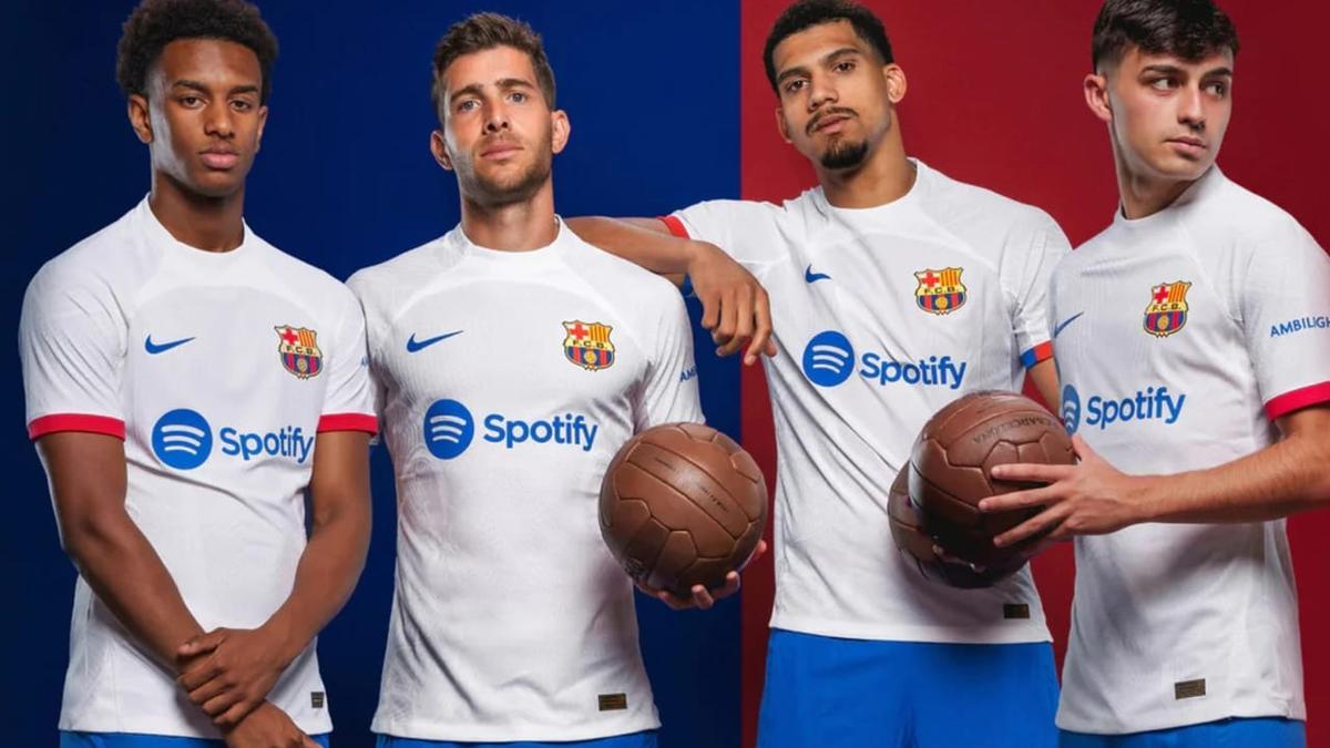 La segunda equipación blanca del FC Barcelona.