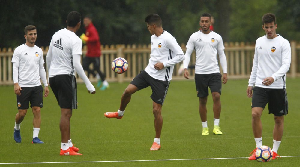 Entrenamiento del Valencia en Marlow