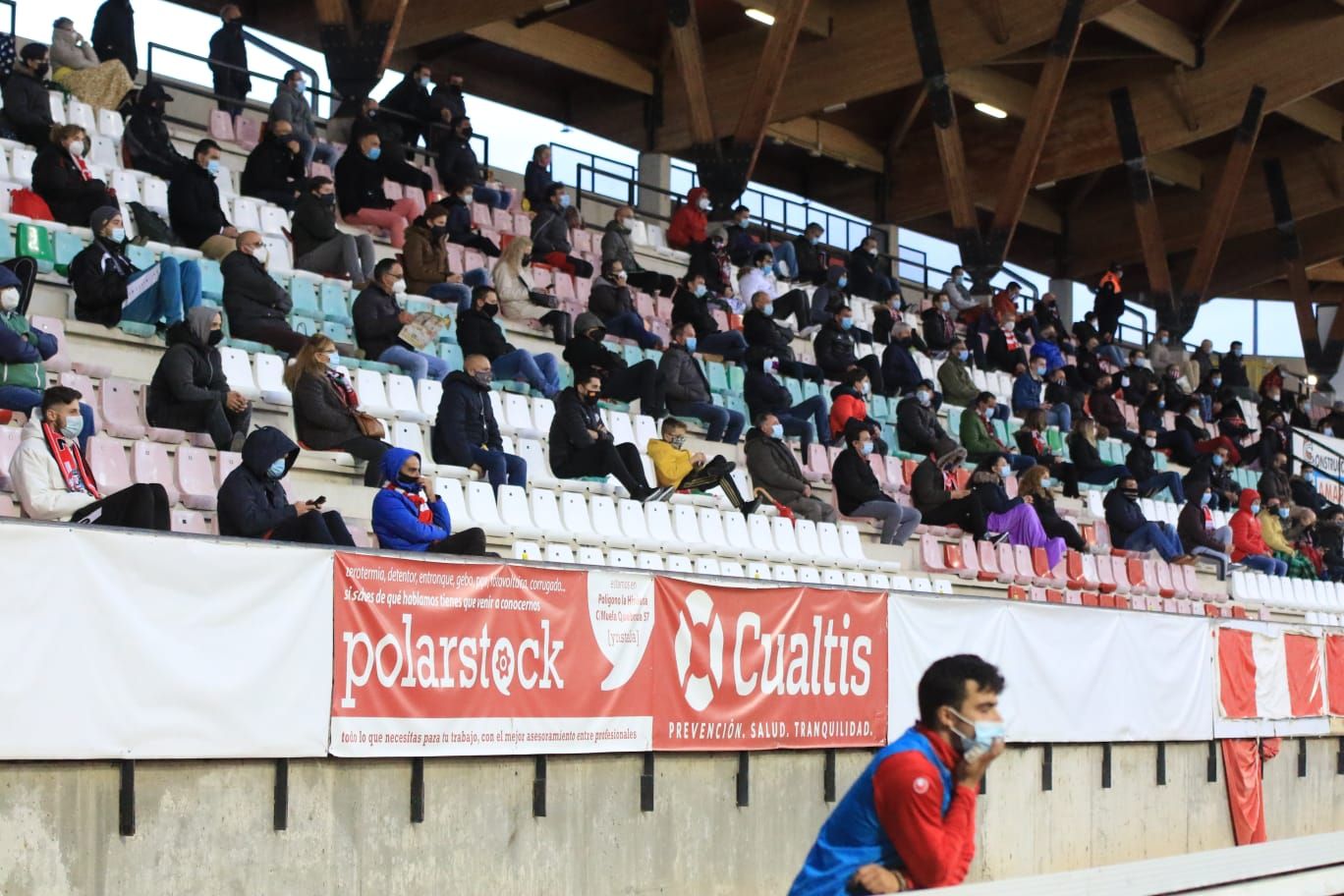 Las mejores imágenes del duelo entre el Zamora CF y el Pontevedra (0-0)