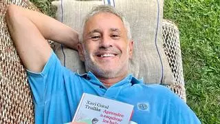Sergio Dalma (61) desconecta en un pequeño pueblo de 200 habitantes, a un paso del Golfo de Rosas y refugio secreto de Dalí: "El mar Mediterráneo siempre está muy próximo a mi vida"