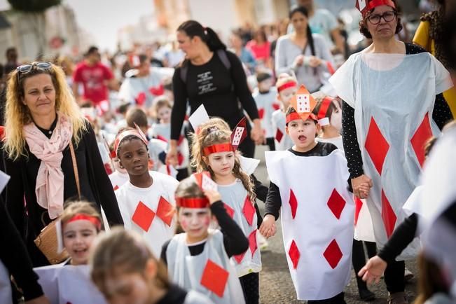 FUERTEVENTURA - PASACALLES INFANTIL DEL CARNAVAL DE PUERTO DEL ROSARIO 2017  - EN LE FOTO COLEGIO SAN JOSE DE CALASANZ - 24-02-17