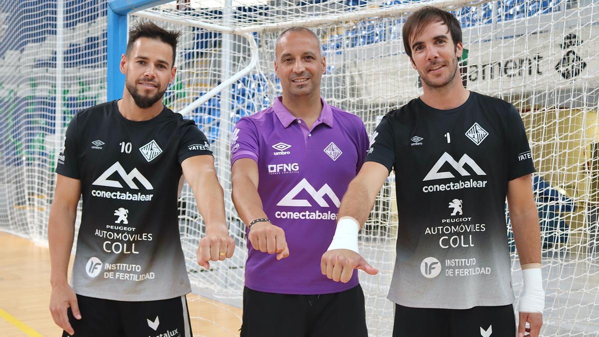 Marlon, Vadillo y Barrón posan juntos en una portería de Son Moix