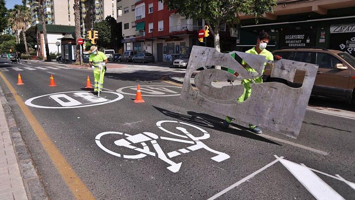 Arreglo en una carretera para zona 30 y de ciclistas