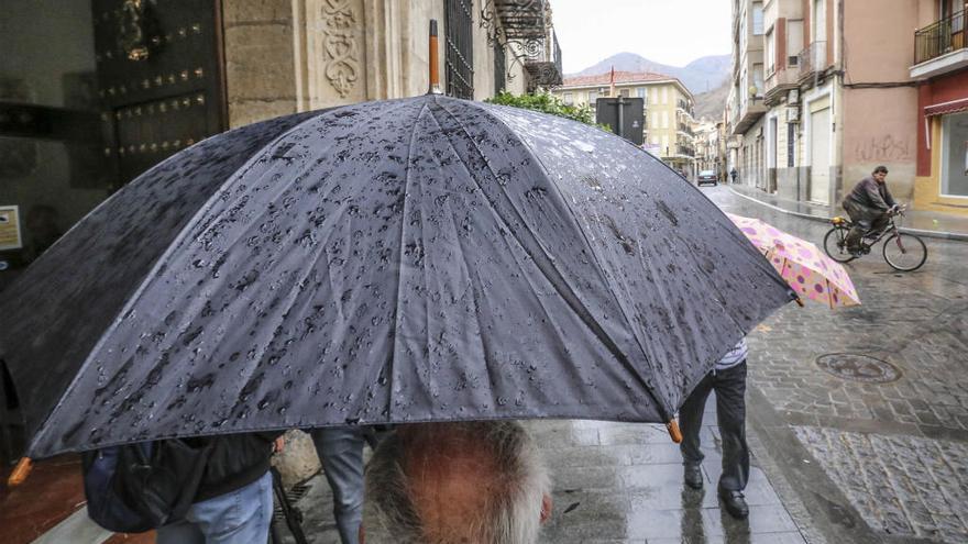 Cielos nubosos por toda la provincia en un sábado en el que se prevén tormentas y chubascos por la tarde en el interior