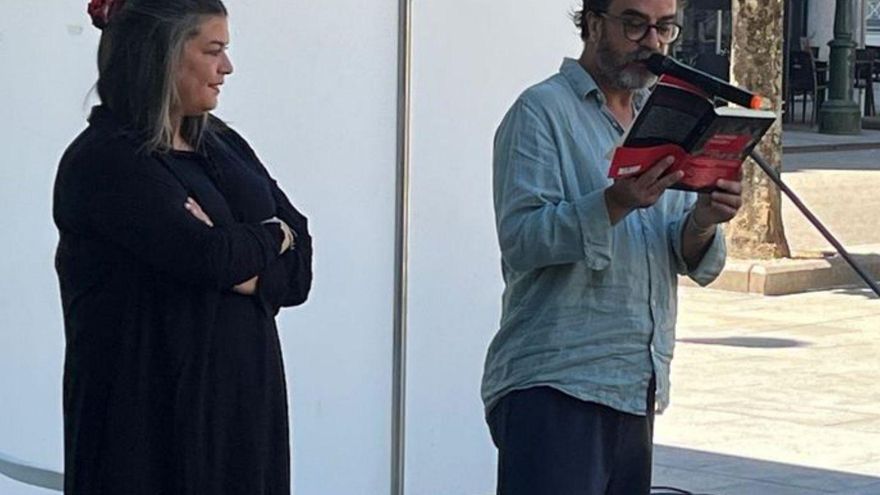 Homenaje en la Feria del Libro a Domingo Villar