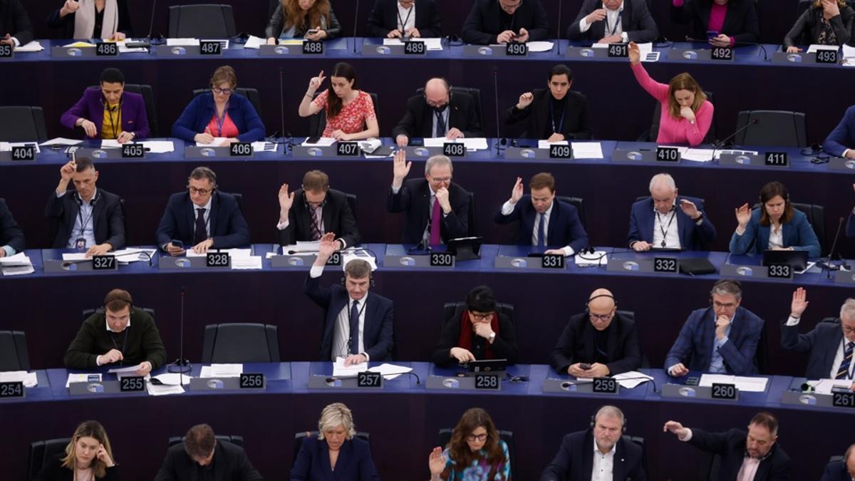Eurodiputados votan a favor de la ley que regulará la inteligencia artificial en la UE