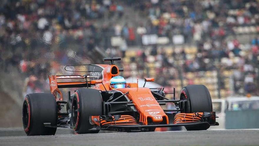 Fernando Alonso, durante la calificación celebrada ayer. // Efe