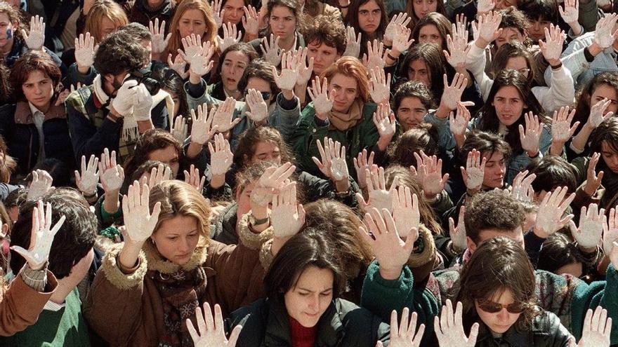 30 años del movimiento de manos blancas que arrebató la calle a ETA