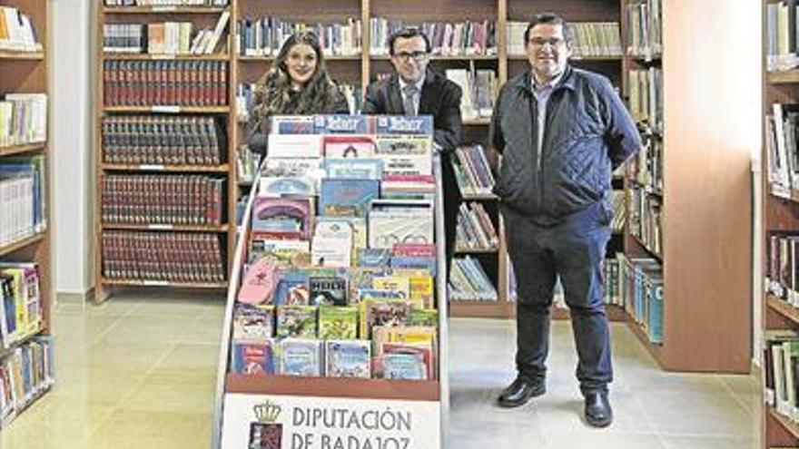 Gallardo realiza una visita a la localidad y se reúne con la corporación municipal