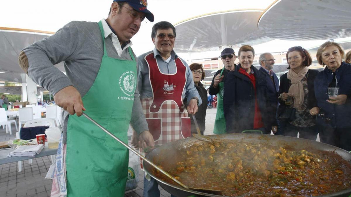 Perol de convivencia de las Peñas en Las Setas.