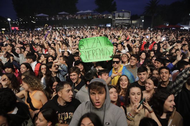 En imágenes: Bizarrap y "Recycled J" llenan Metrópoli pese a la lluvia