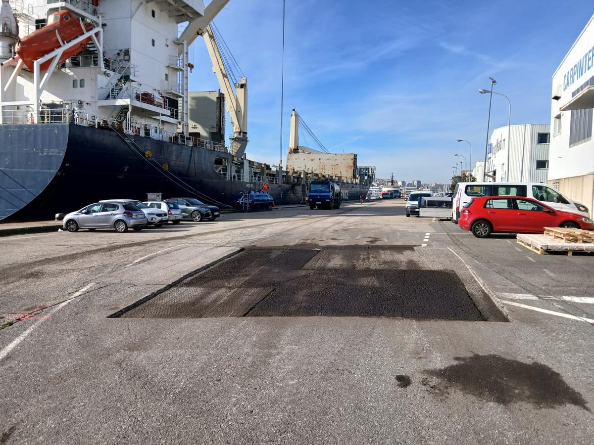 Obras de asfaltado en el Puerto.