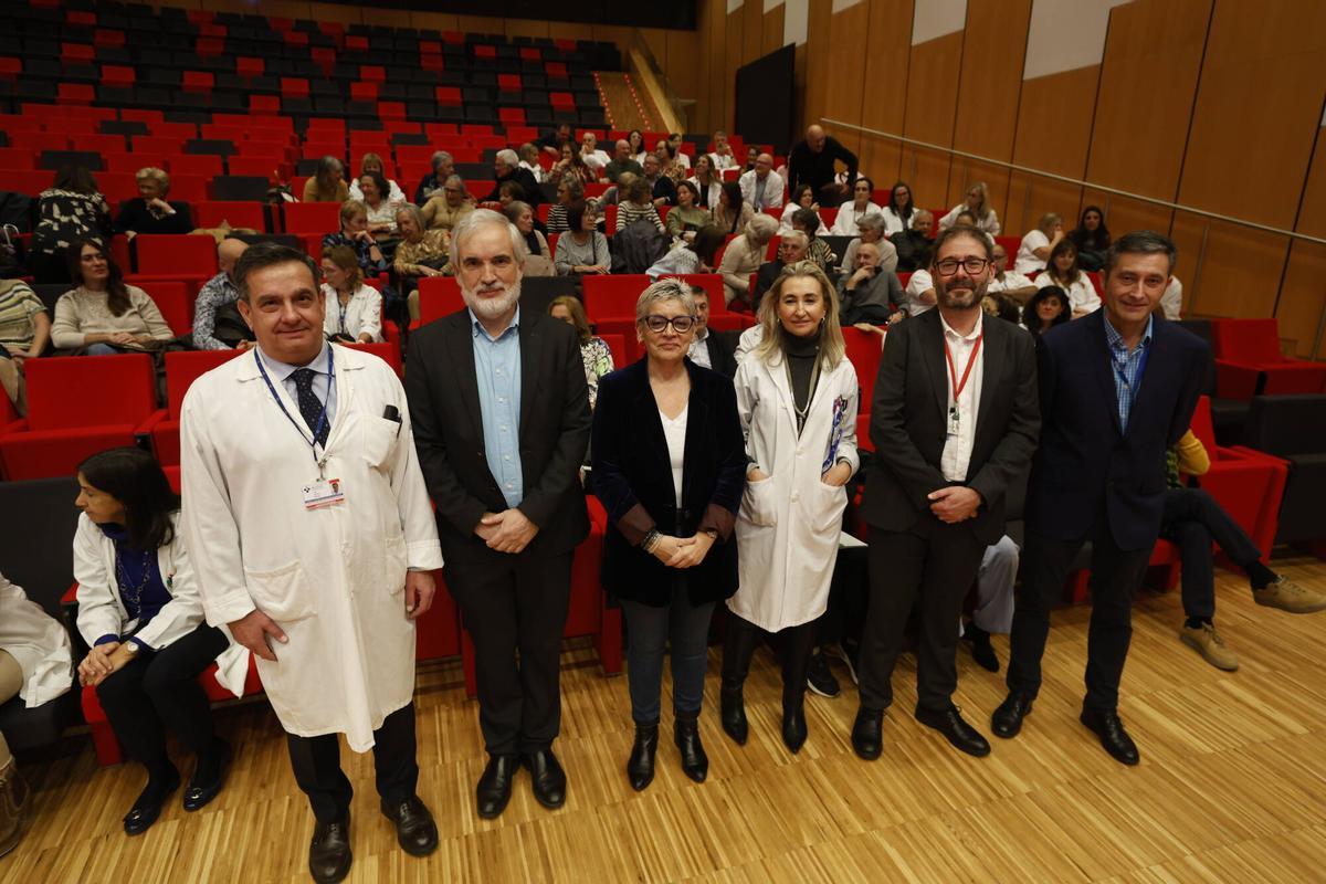 Oviedo. La consejera de Salud, Concepción Saavedra, participa en los actos del 50º aniversario de Medicina Intensiva del Hospital Universitario Central de Asturias (HUCA). Asiste también el gerente del Sespa, Aquilino Alonso. Salón de actos del HUCA (Avda. del Hospital Universitario s/n)