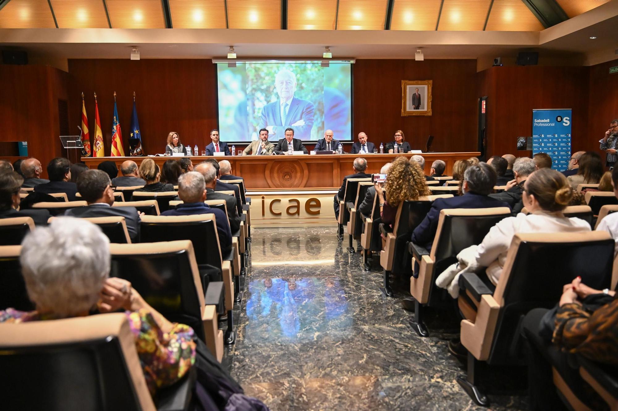 El Colegio de Abogados de Elche acoge la entrega de premios del I Certamen Jurídico Tomás Vives