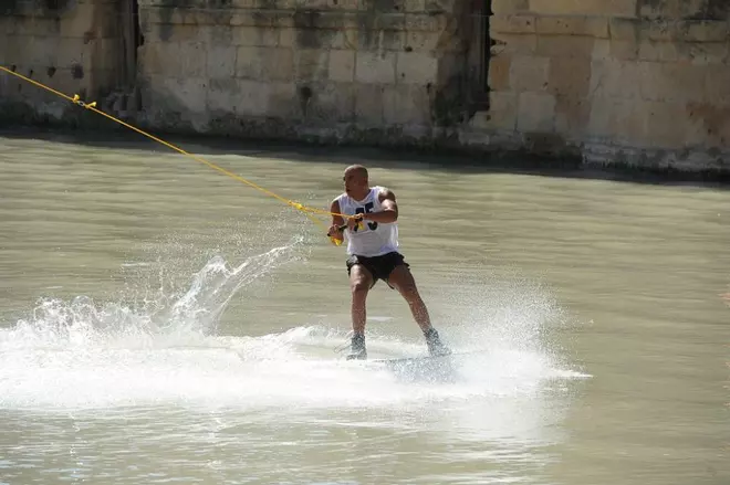 Exhibición de Wakeboard en el Río Segura