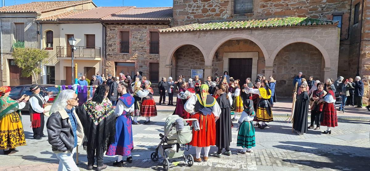 GALERÍA | Las mujeres de Tábara bailan a Santa Águeda