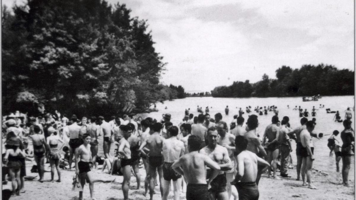La playa de los Tres Árboles, en los años 50.