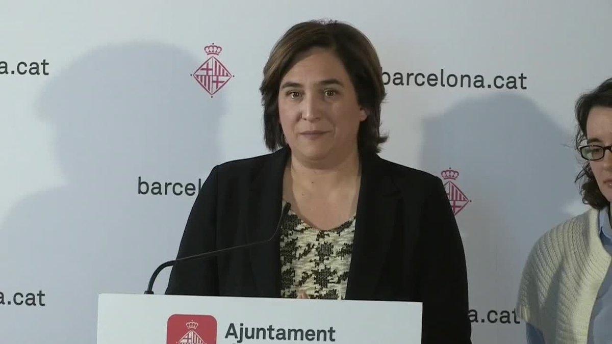 La alcaldesa de Barcelona, Ada Colau, ha considerado este miércoles que la propuesta de acuerdo que presentó anoche la Generalitat a los taxistas ’es de sentido común’.