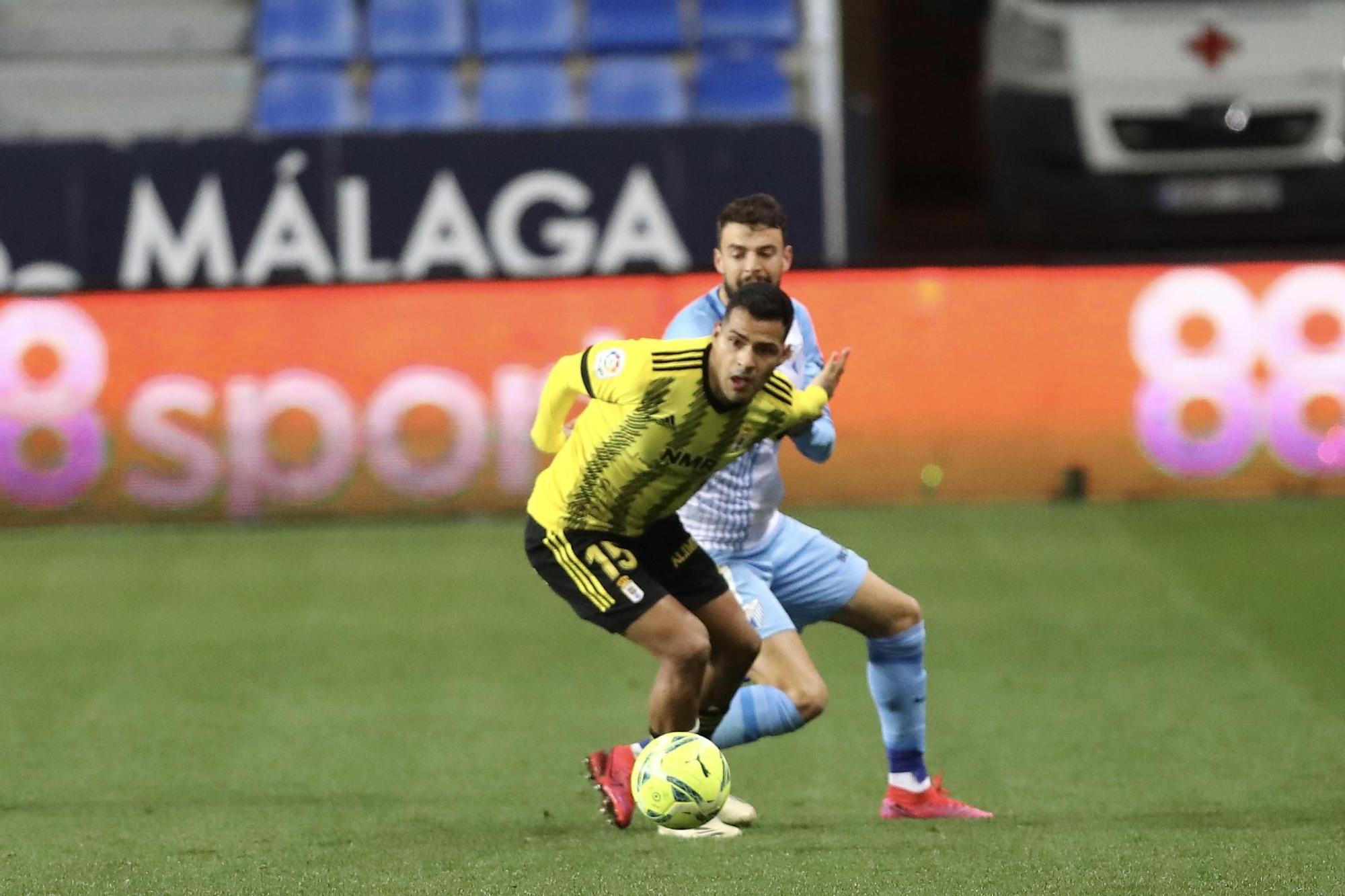 El partido entre el Málaga y el Oviedo, en imágenes