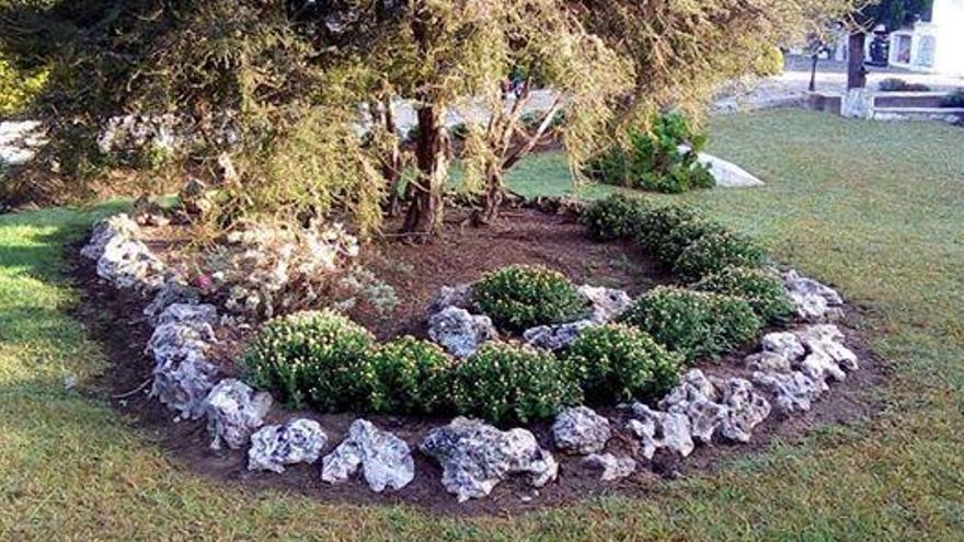 Mejoran los jardines del cementerio municipal