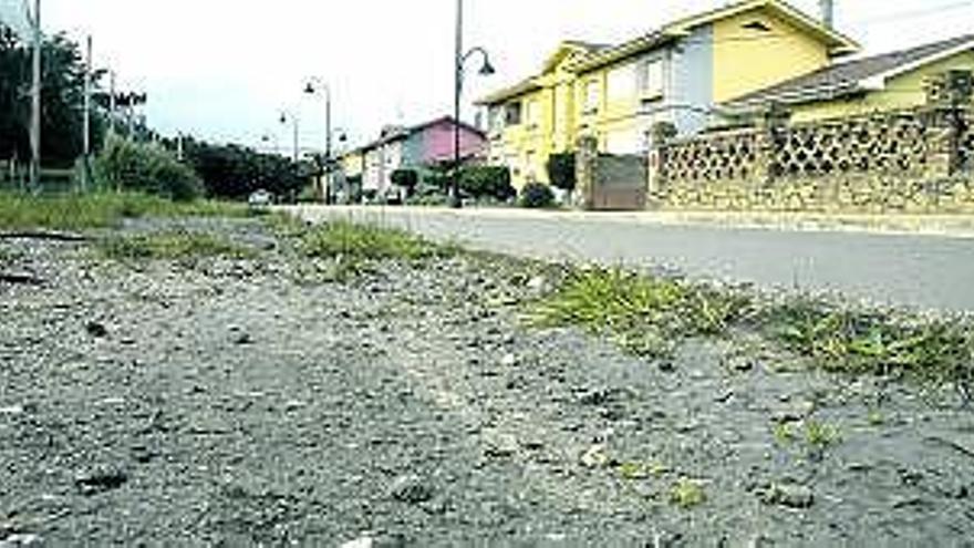 Suciedad en San Juan de Nieva por el desplazamiento del carbón.