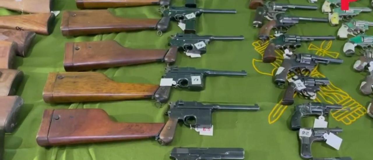 Armas intervenidas por la Guardia Civil.