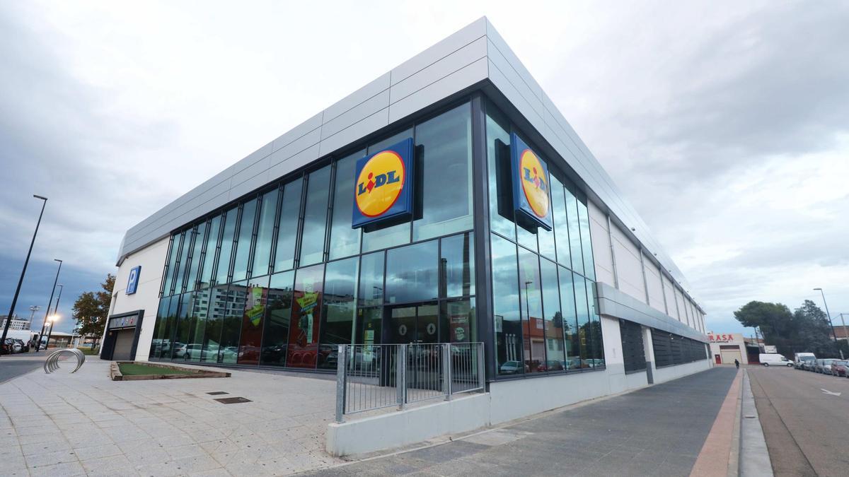 SUPERMERCADO LIDL. CALLE MARQUES DE LA CADENA. ZARAGOZA
